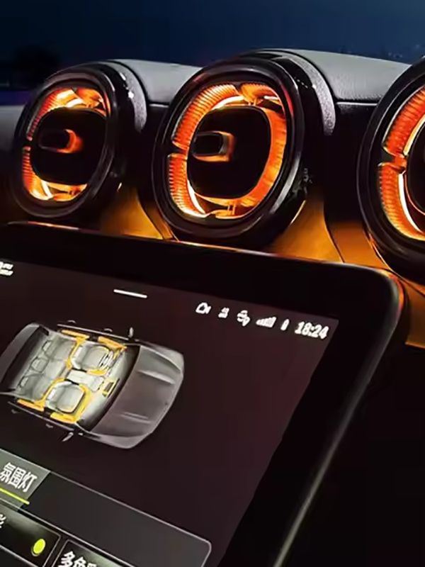 Пример тюнинга светящихся турбинных воздуховодов для Mercedes-Benz